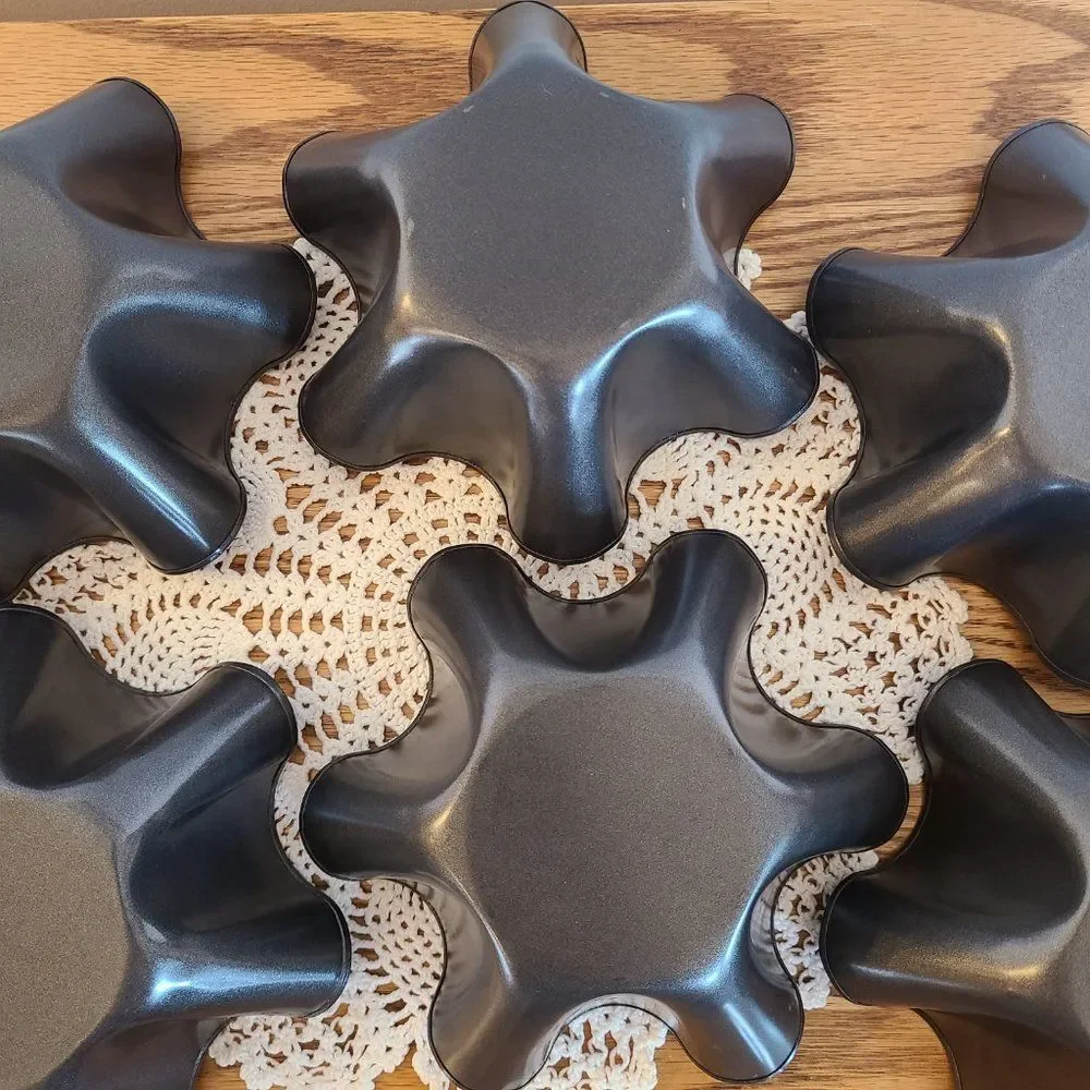 Set of Six Tortilla Non-Stick Fluted Taco Shell Salad Bowl Molds EUC